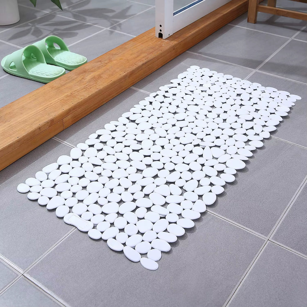 Non-Slip Pebble Bathroom Mat with Suction Cups and Drain Holes Safe Shower Bath Bathtub Mat Bathroom Accessories