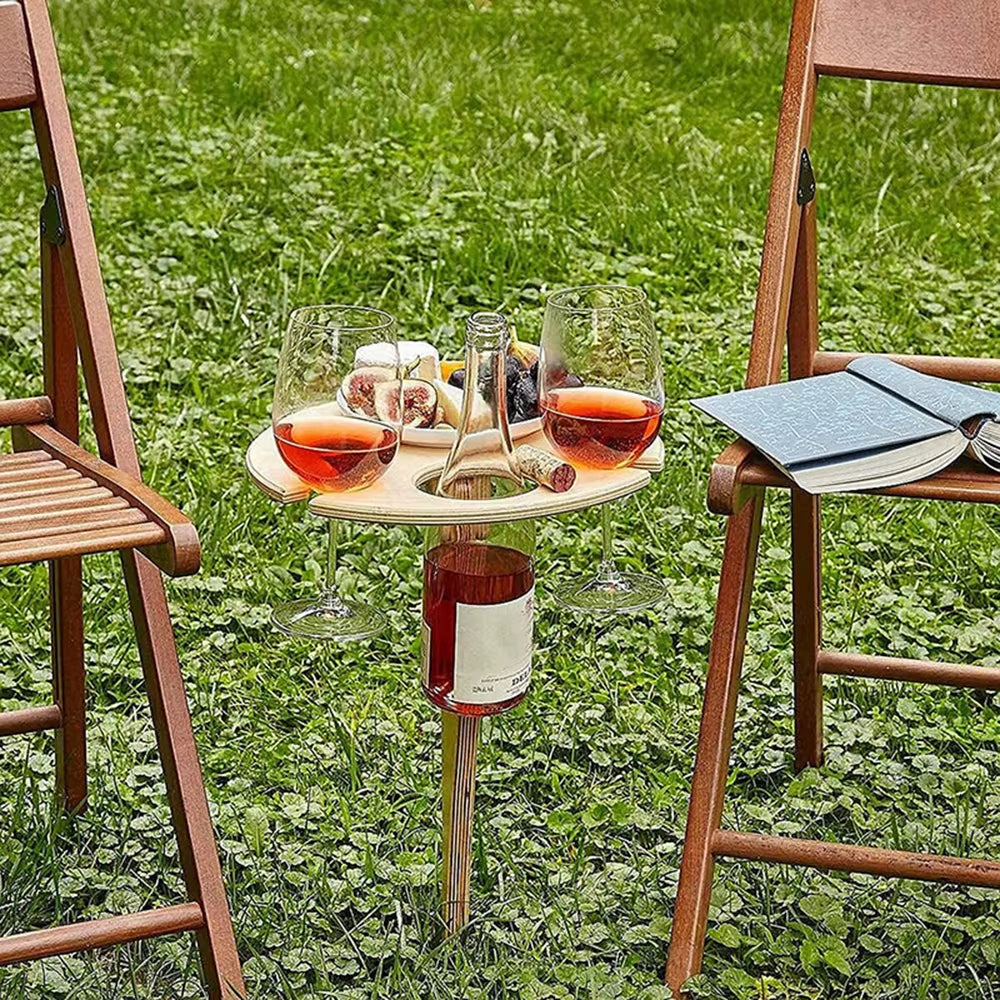 Tragbarer Picknicktisch aus Holz mit Weinhalter & Erdspiess