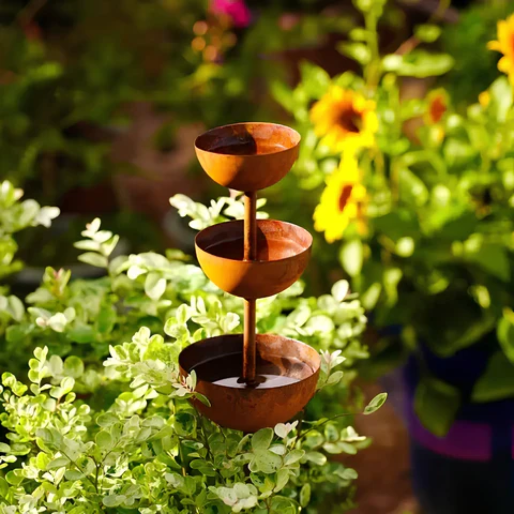 Vogeltränke Garten 3-stufig aus Eisen, freistehend