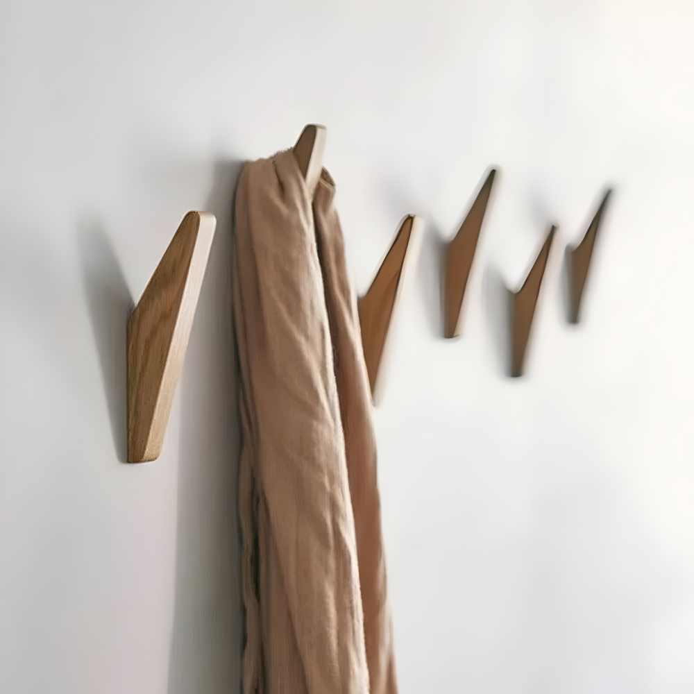 Wandhaken aus Massivholz, skulpturales Design, 2 & 4 Stk.