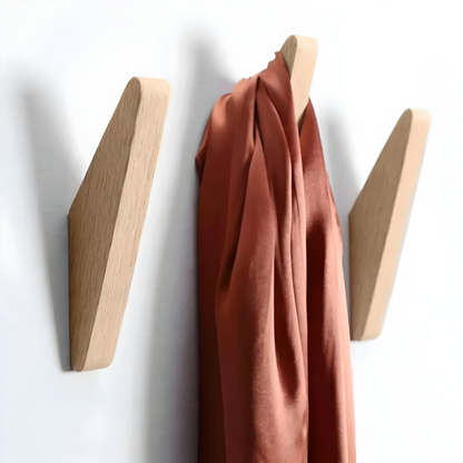 Wandhaken aus Massivholz, skulpturales Design, 2 & 4 Stk.