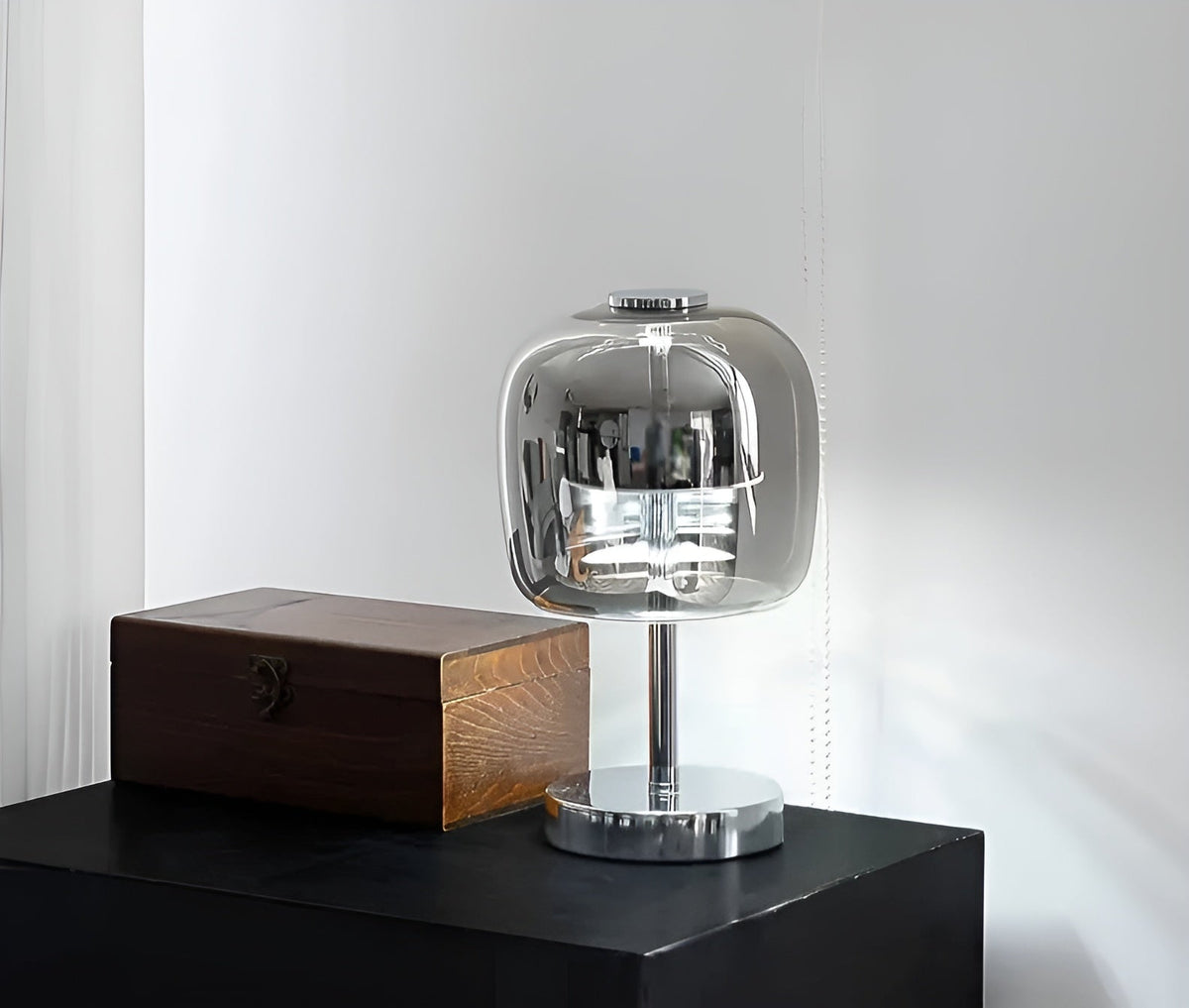 Gleam Lamp Tischlampe aus rauchgrauem Glas, dimmbar, USB